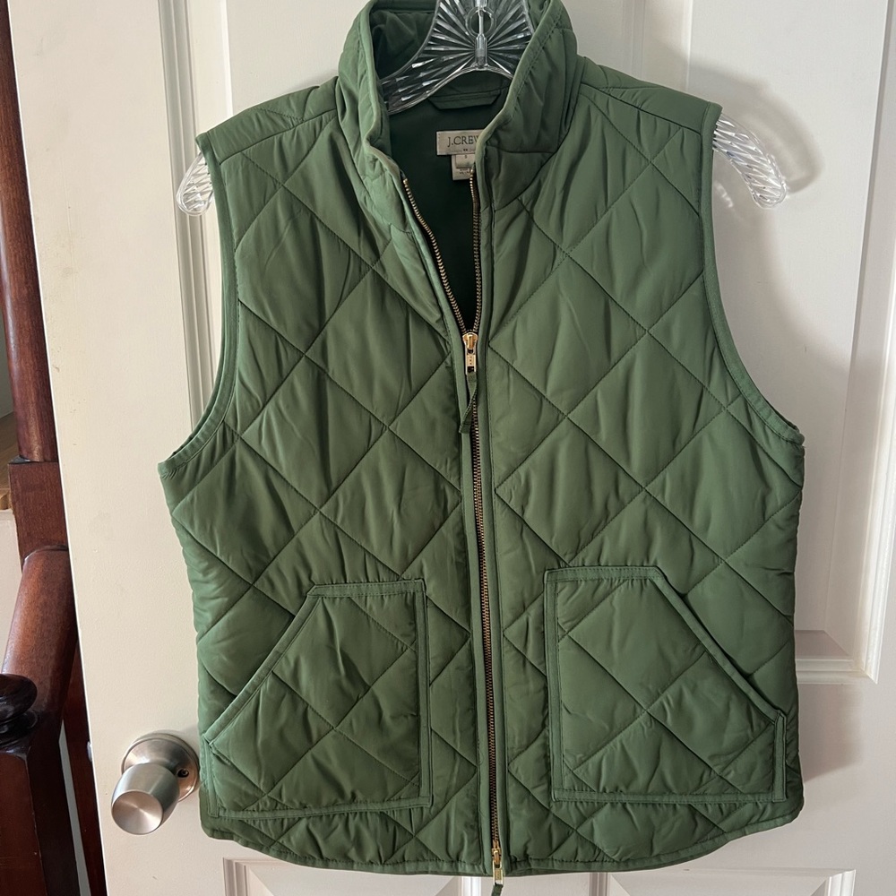 J Crew green size small puffer vest